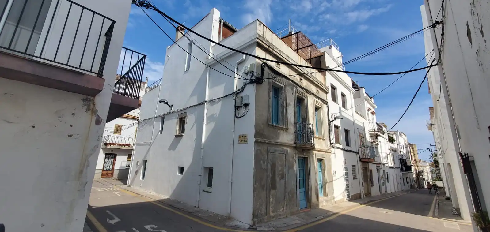 Außenansicht von Einfamilien-Reihenhaus zum Verkauf in L'Escala mit Heizung, Terrasse und Möbliert