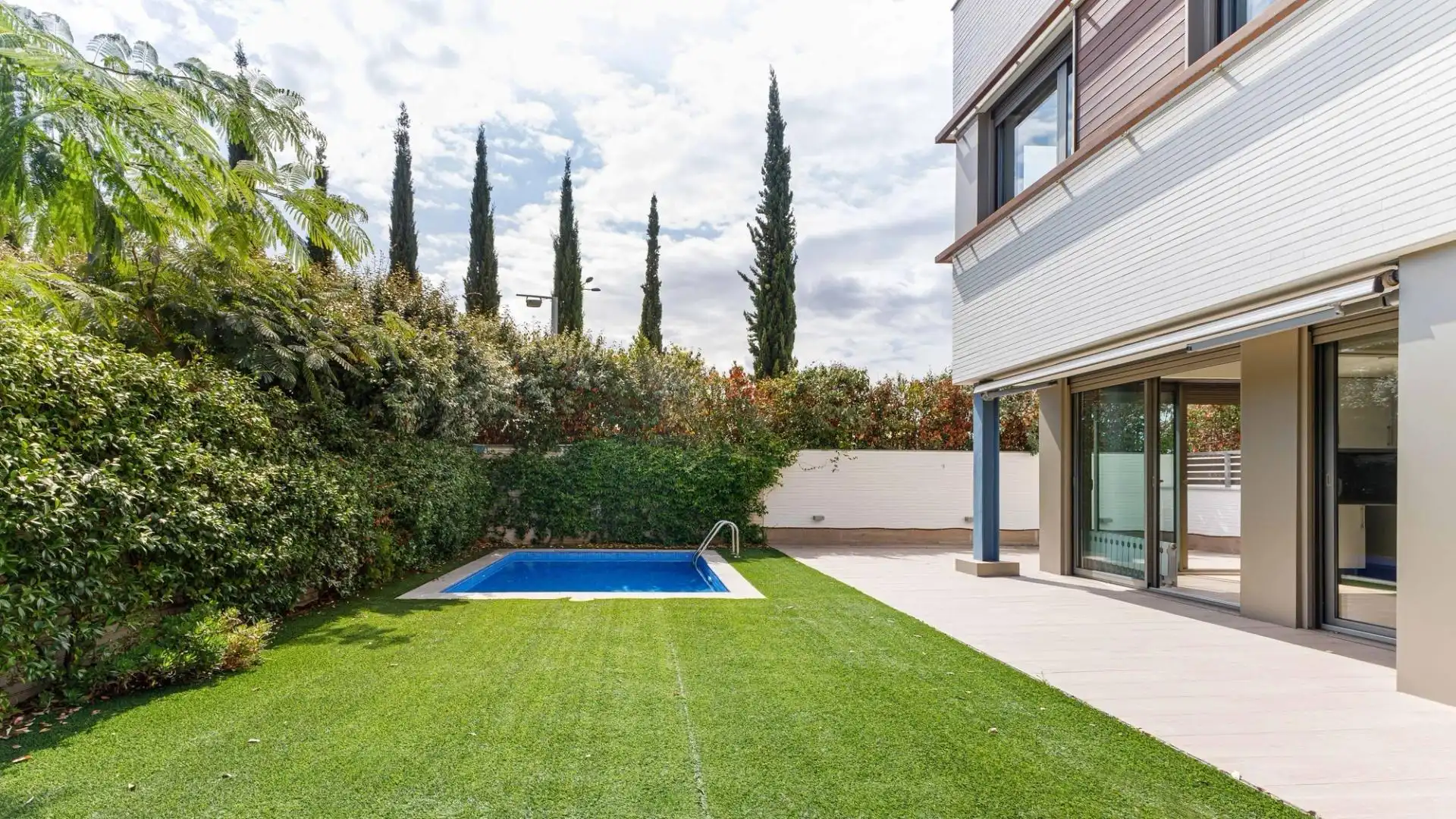 Piscina de Casa o chalet de alquiler en Sabadell con Aire acondicionado, Calefacción y Jardín privado