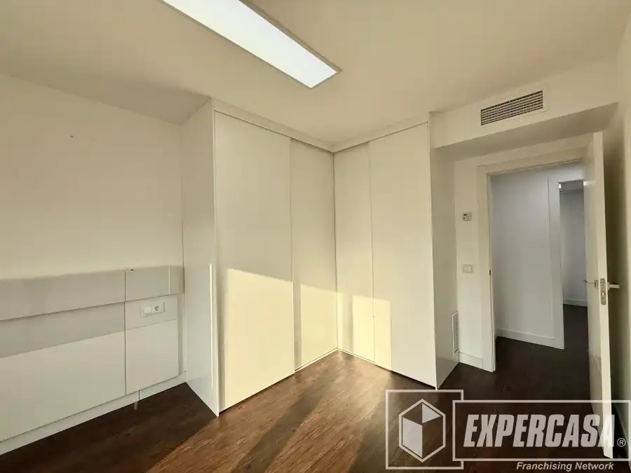 Houses for sale in Domeño  with Air Conditioner and Terrace