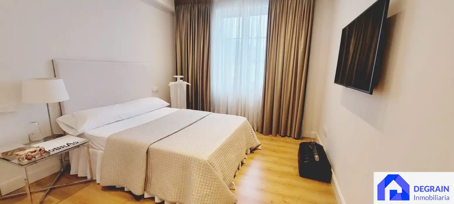 Bedroom of Flat for sale in Oviedo   with Heating