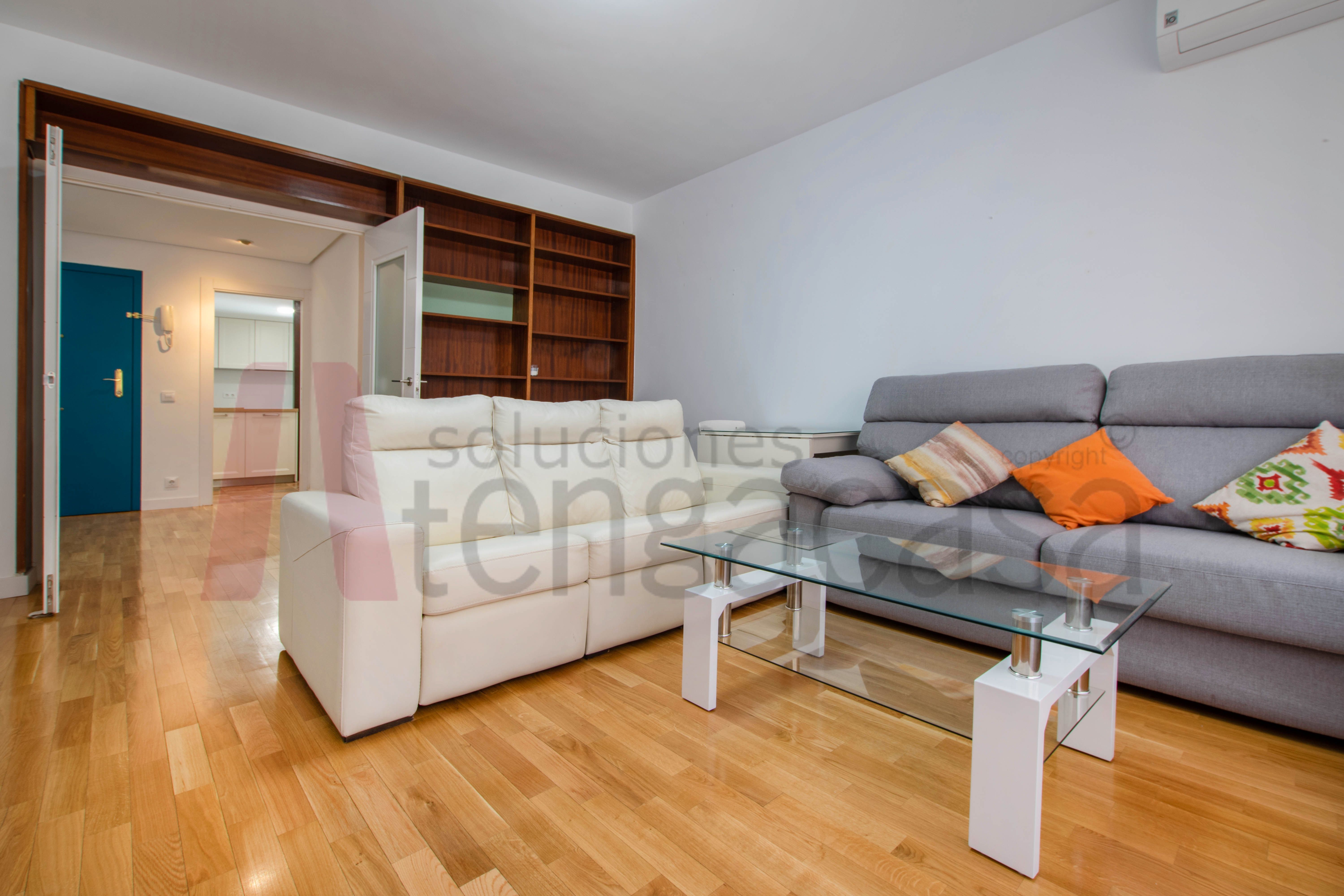 Sala d'estar de Pis de lloguer en  Madrid Capital amb Aire condicionat, Parquet i Terrassa