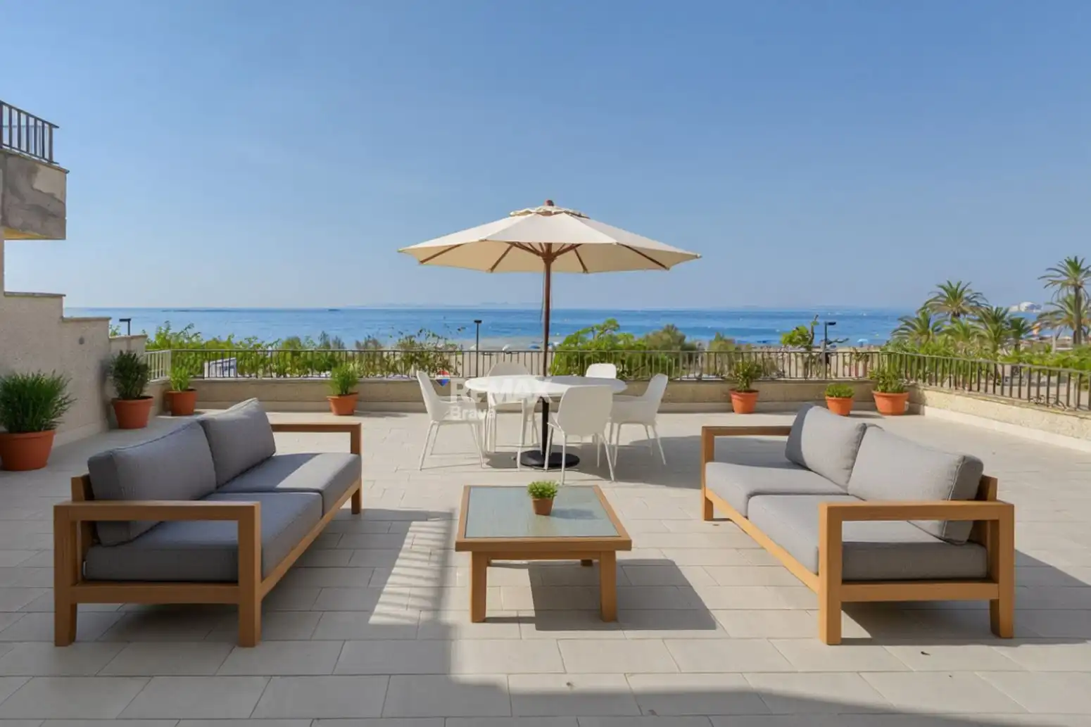 Flat with lift for sale in Passeig PS MARITIM