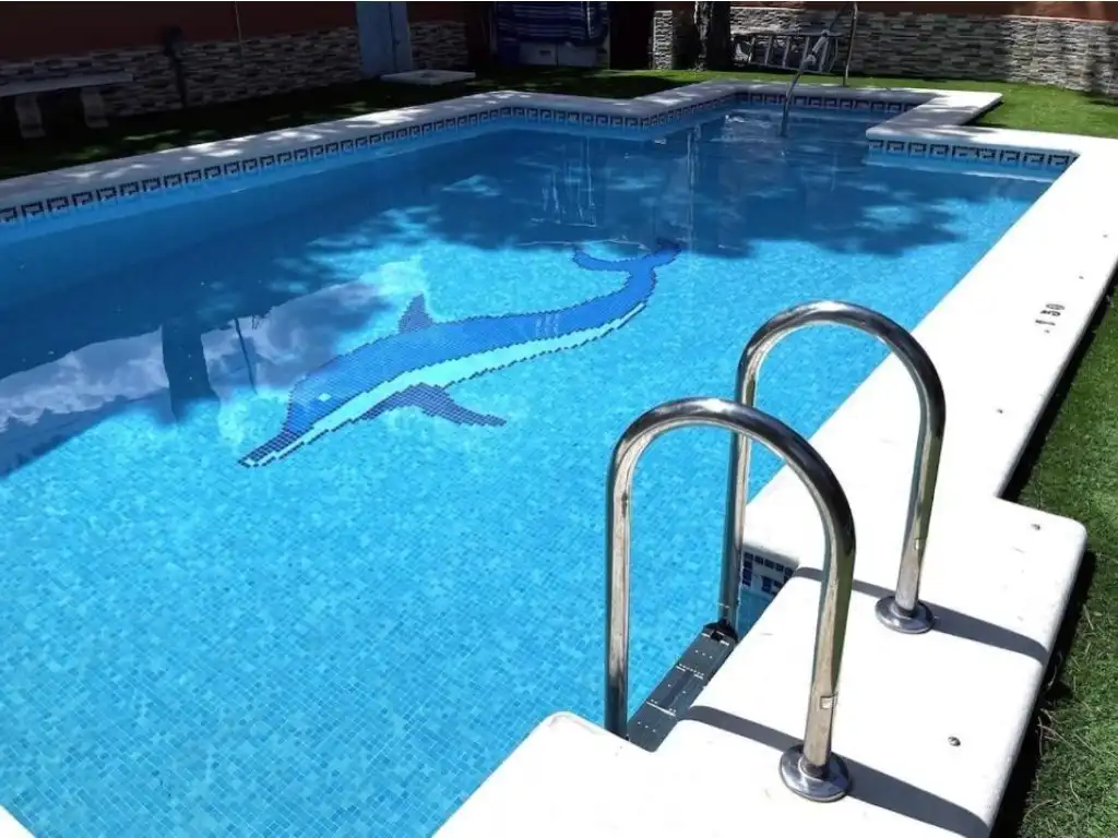 Piscina de Casa o xalet en venda en Chiclana de la Frontera amb Aire condicionat, Calefacció i Jardí privat
