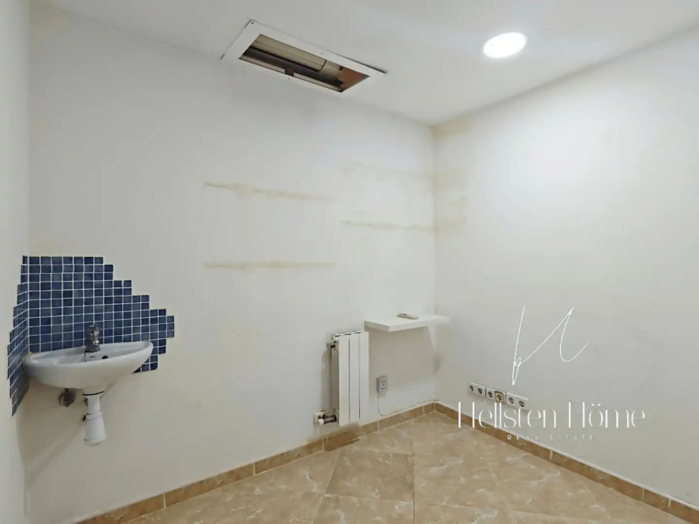Badezimmer von Geschaftsraum zur Miete in Santa Coloma de Cervelló mit Klimaanlage