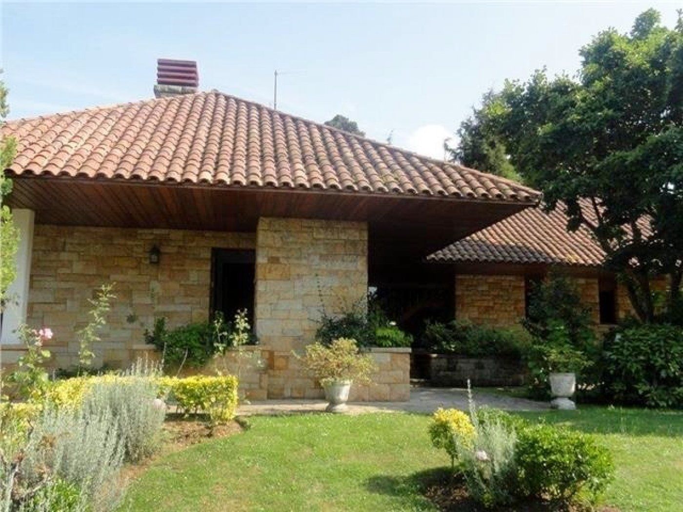 Exterior view of Country house for sale in Gijón   with Air Conditioner, Heating and Private garden