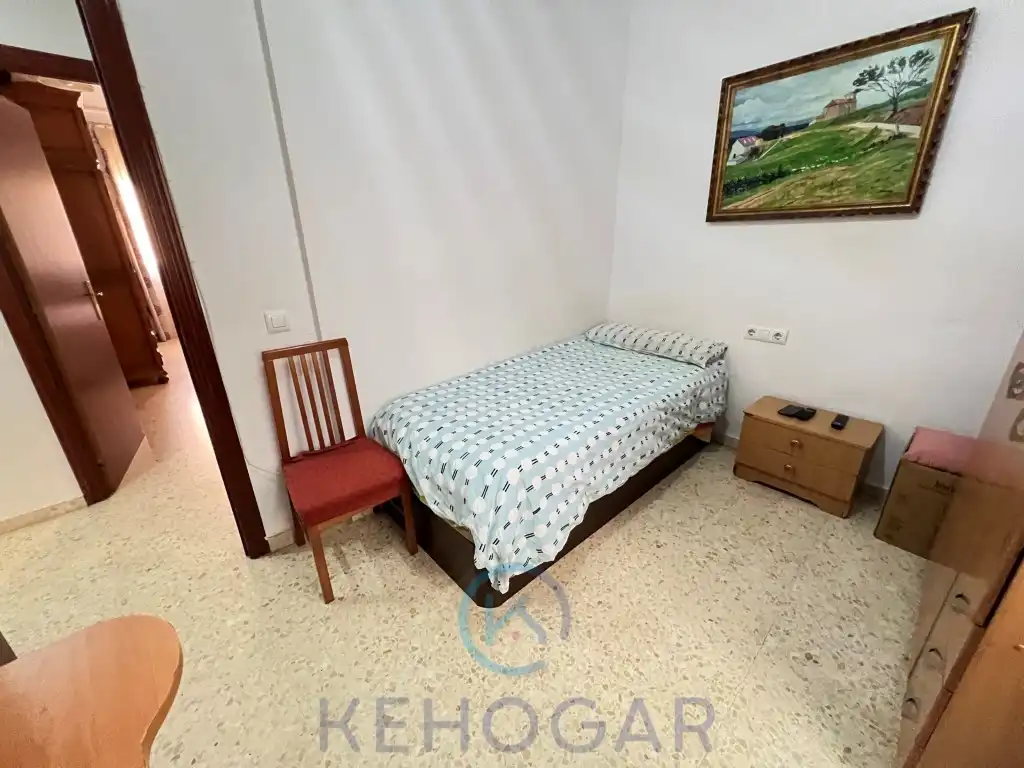 Bedroom of Flat for sale in Dos Hermanas
