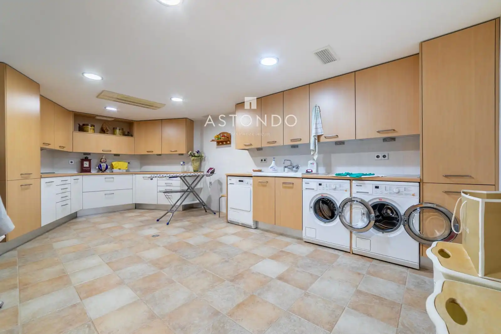 Cocina de Casa o chalet en venta en Madrid con Aire acondicionado, Calefacción y Terraza