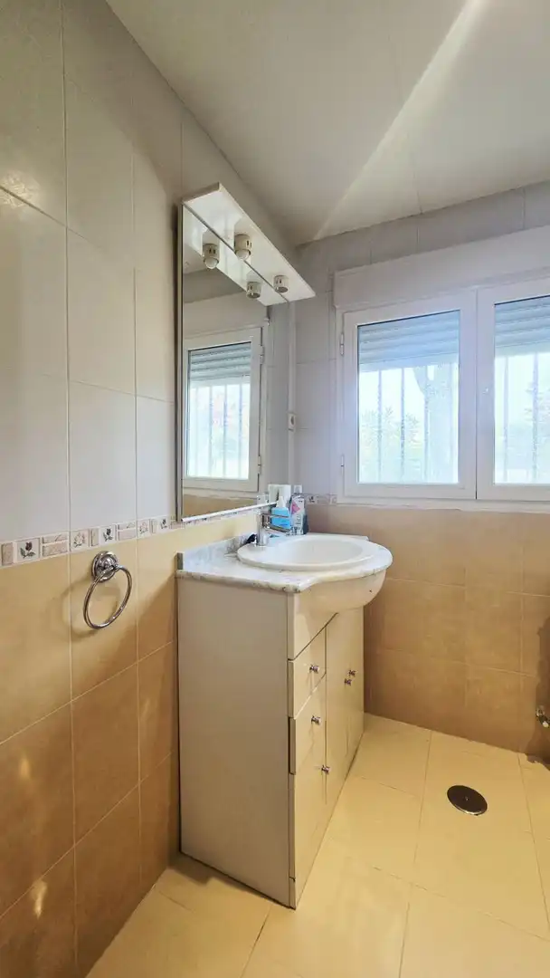 Bany de Casa o xalet de lloguer en Algete amb Calefacció, Terrassa i Traster