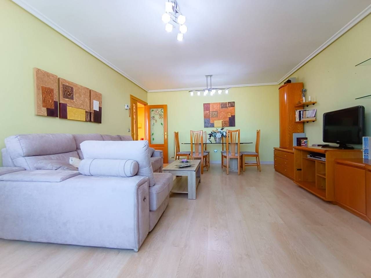 Sala d'estar de Pis en venda en Burgos Capital amb Calefacció, Terrassa i Traster