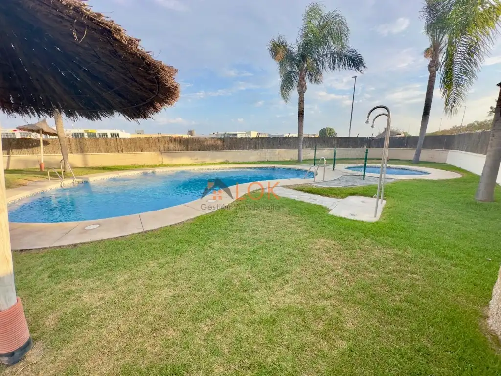 Piscina de Piso en venta en Málaga con Aire acondicionado, Jardín privado y Terraza