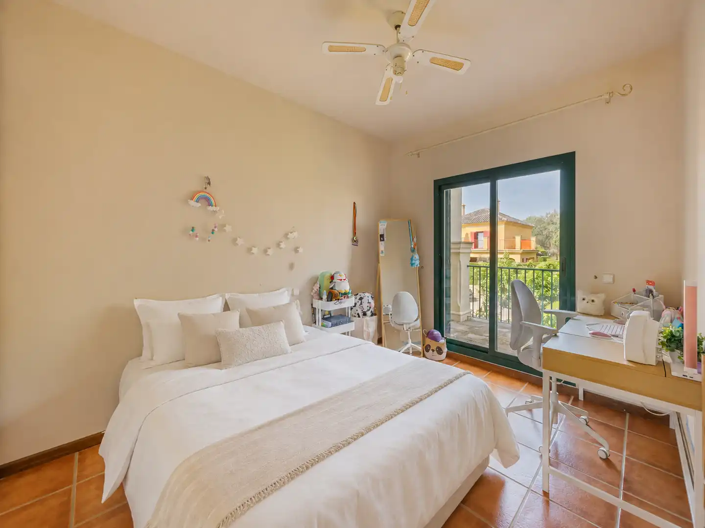 Habitación de Casa adosada en venta en Sotogrande con Jardín privado, Terraza y Piscina