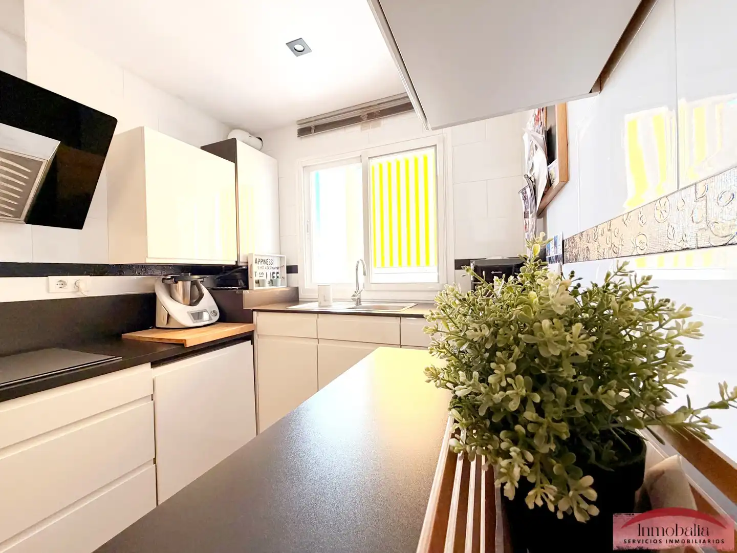 Cocina de Piso en venta en Sevilla con Aire acondicionado, Terraza y Trastero