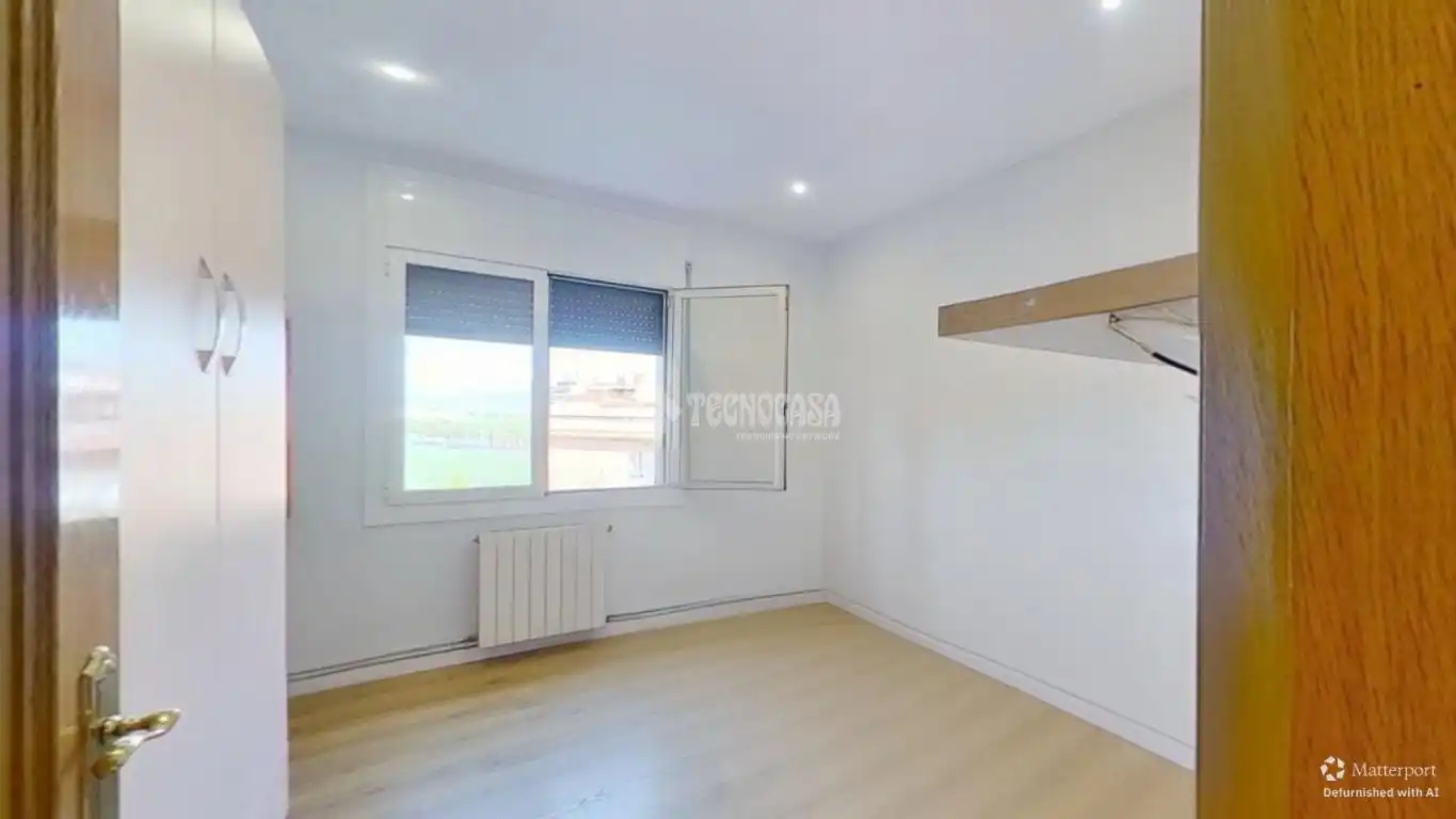 Habitación de Piso en venta en Barberà del Vallès con Calefacción y Balcón