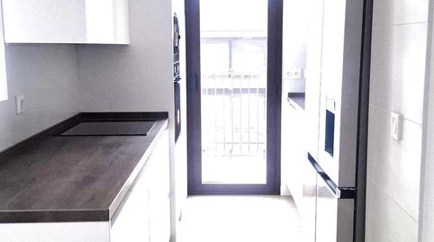 Foto 4 de Piso de alquiler en Poniente-Norte - Miralbaida - Parque Azahara, Córdoba Capital