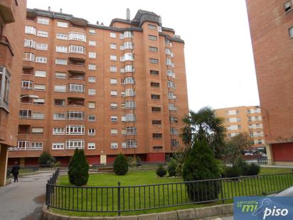 Vista exterior de Pis en venda en Valladolid Capital amb Parquet, Terrassa i Moblat