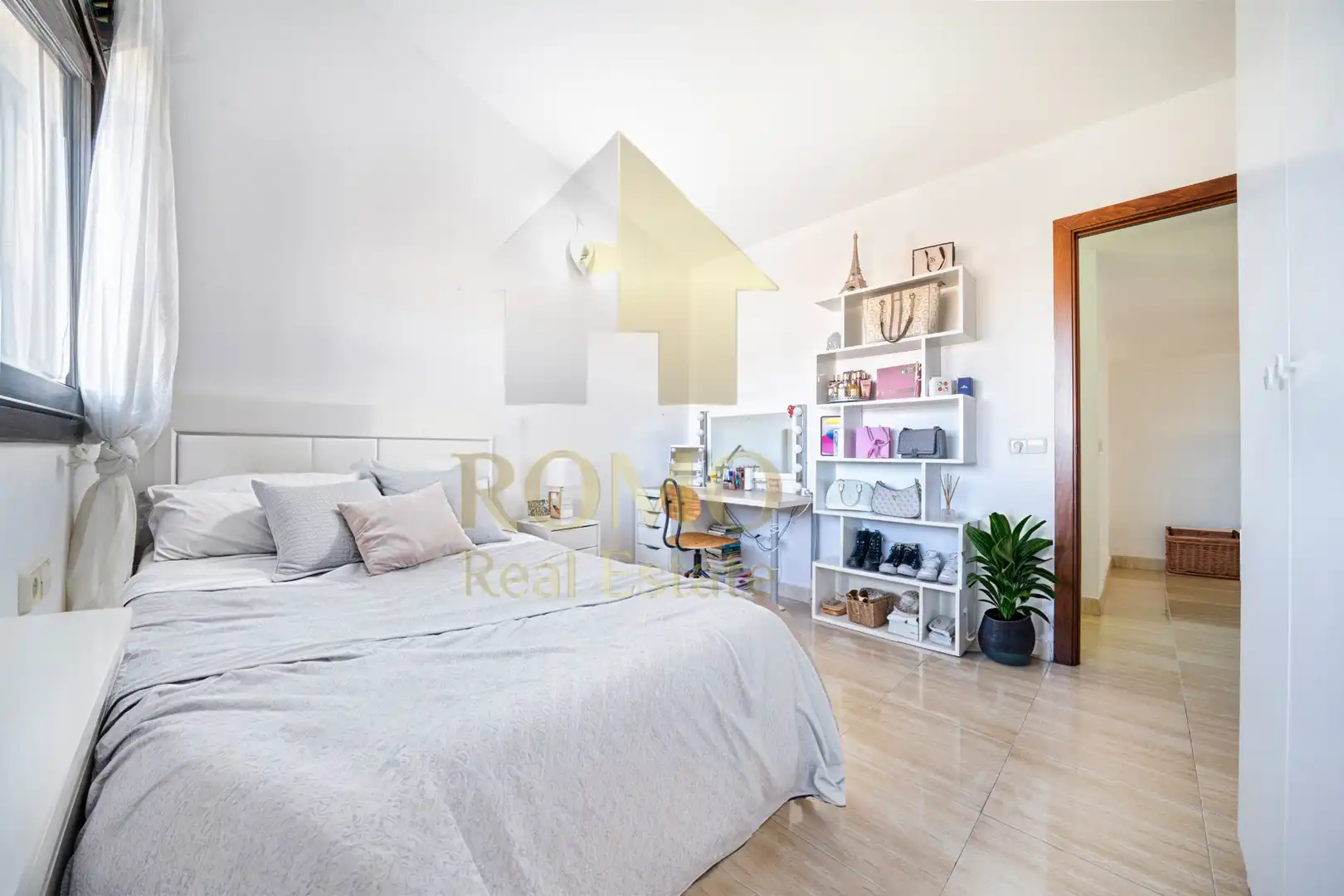 Habitación de Dúplex en venta en Canovelles con Aire acondicionado, Calefacción y Balcón