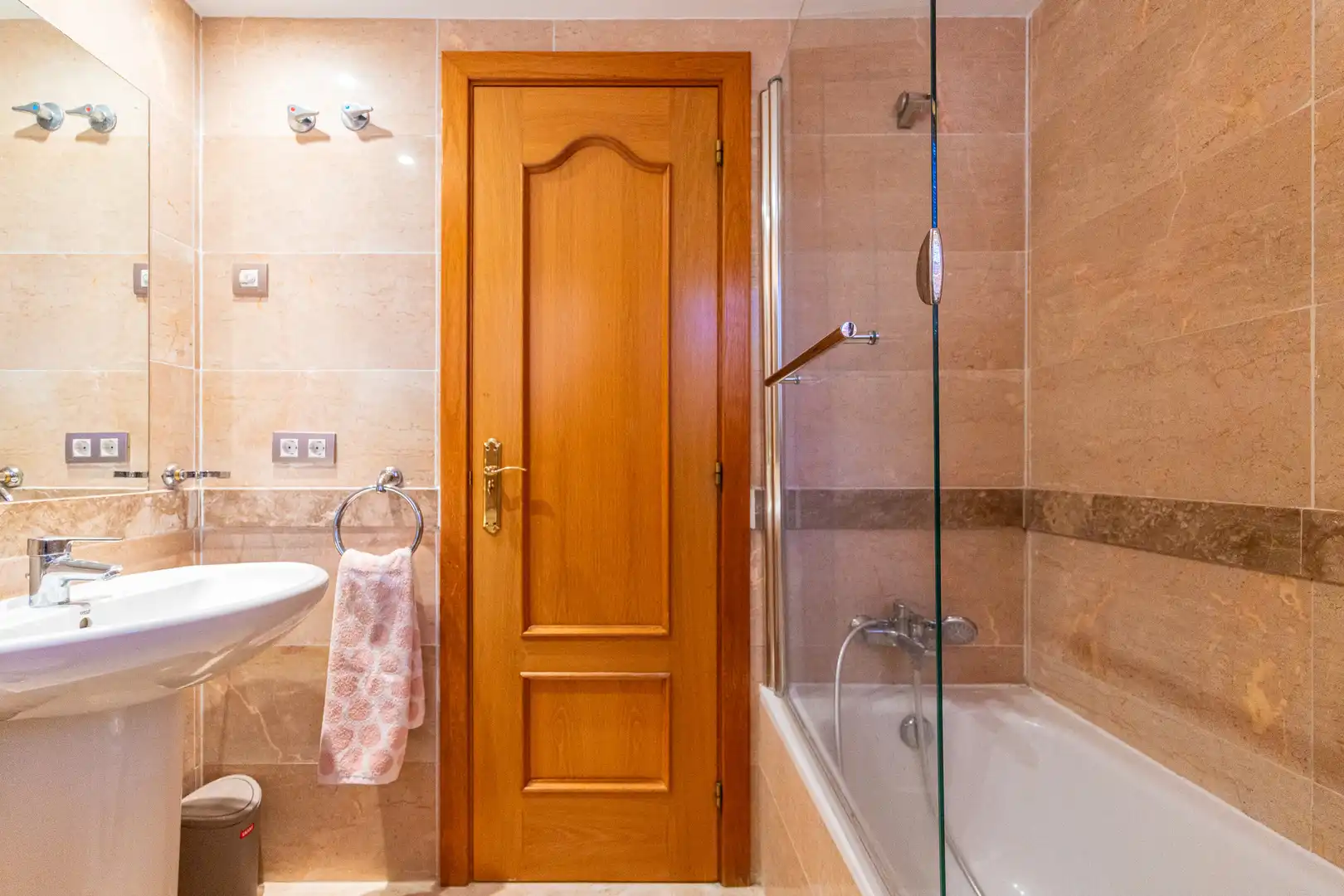 Baño de Planta baja en venta en Mijas con Aire acondicionado, Jardín privado y Terraza