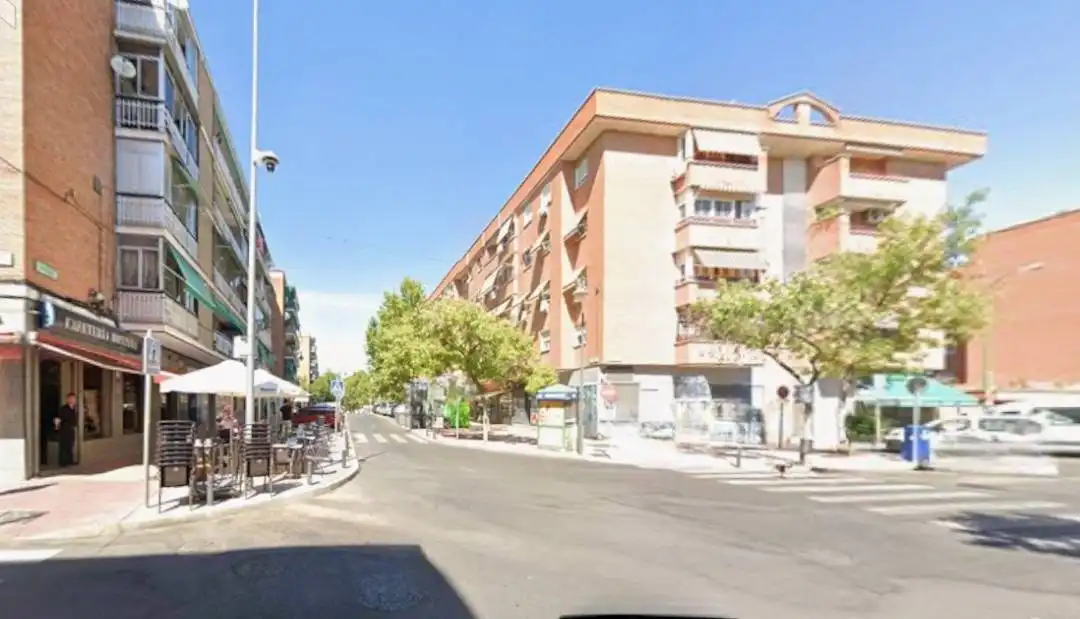 Exterior view of Ground floor for rent in Alcobendas  with Air Conditioner and Heating