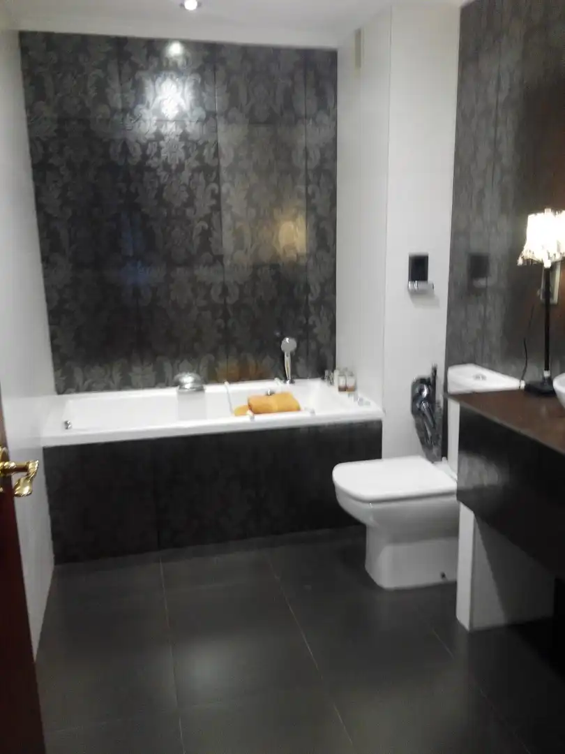 Baño de Piso de alquiler en Valencia con Aire acondicionado, Calefacción y Amueblado