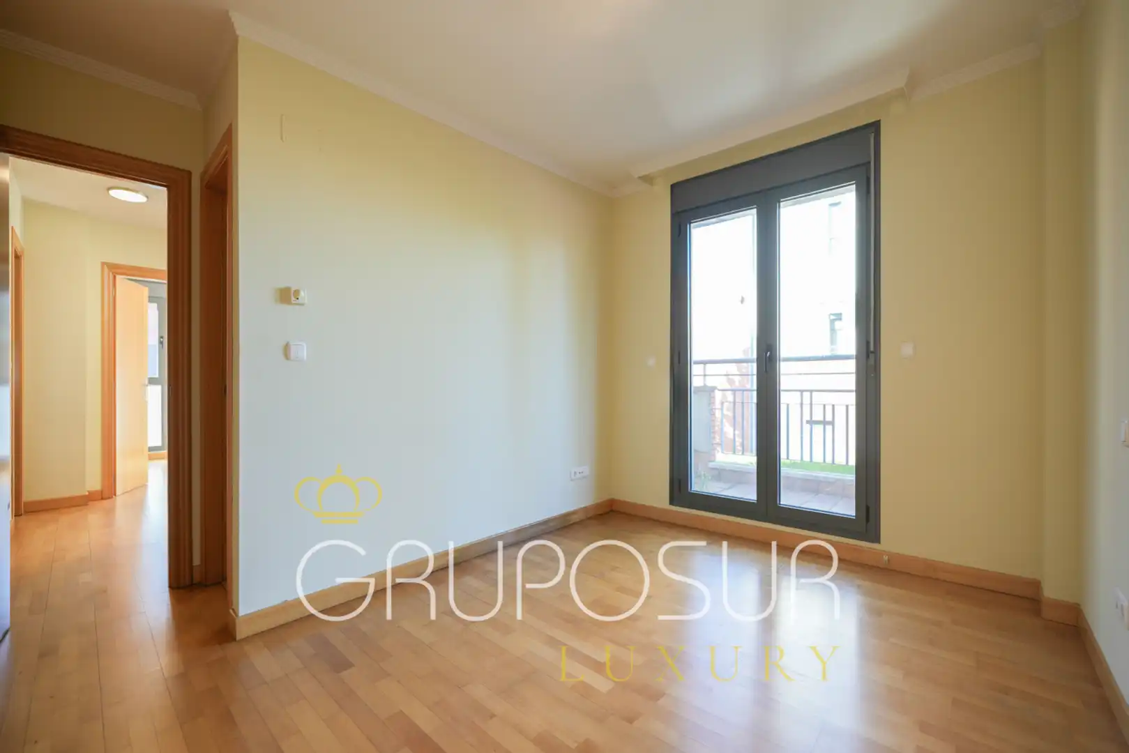 Dormitori de Casa adosada en venda en Valladolid amb Calefacció, Jardí privat i Parquet