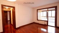 Bedroom of Flat for sale in Bilbao 