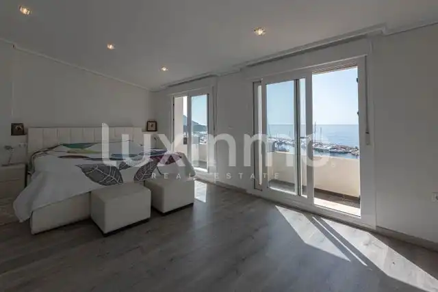 Schlafzimmer von Dachboden zum Verkauf in Altea mit Klimaanlage, Heizung und Privatgarten