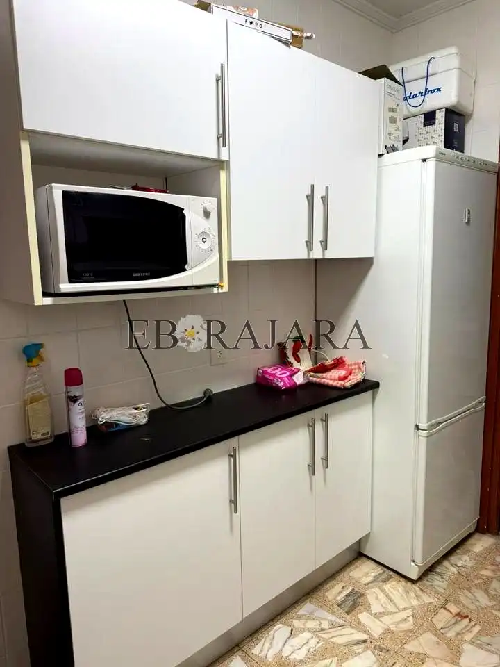 Cuina de Casa o xalet en venda en Cervera de los Montes amb Aire condicionat, Jardí privat i Terrassa