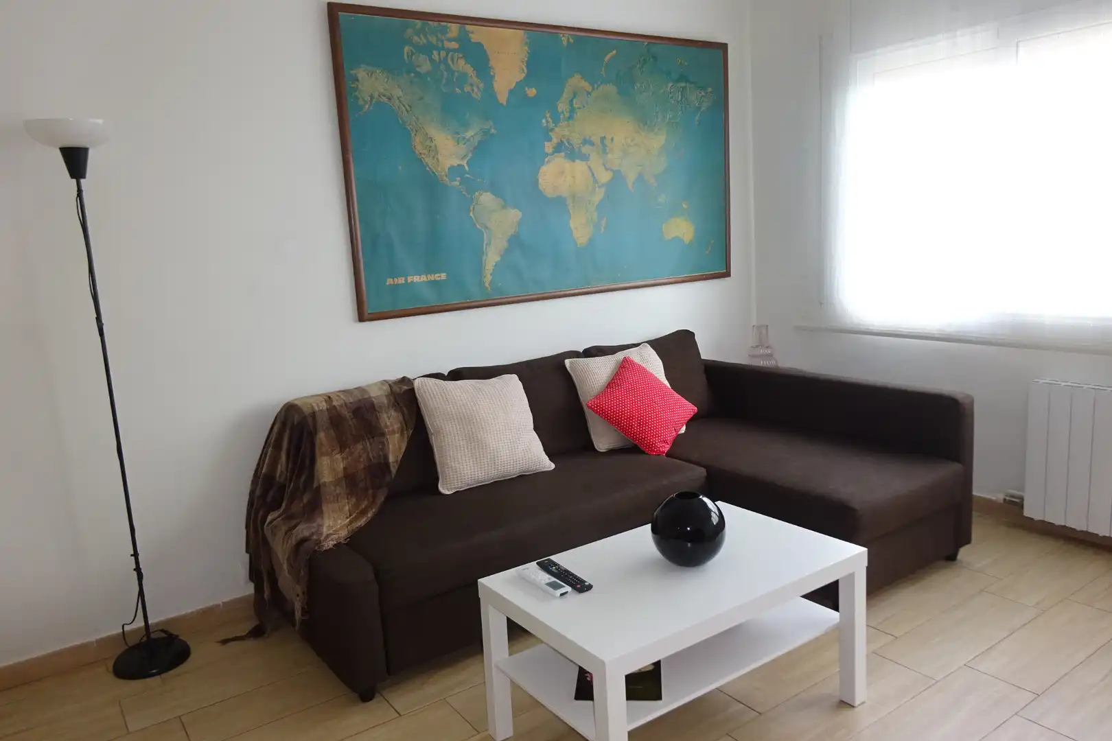 Flat for rent in Carrer de Bordeus, Barri de les Corts