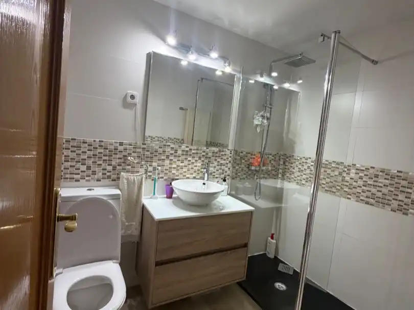 Bathroom of Flat for sale in  Madrid Capital  with Air Conditioner