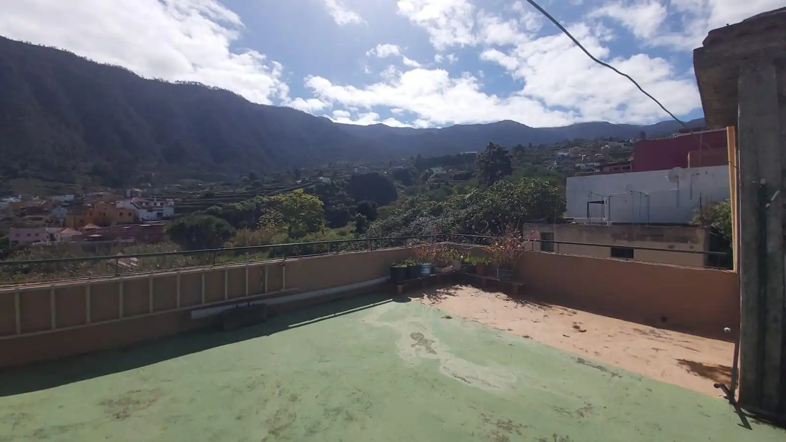 Vista exterior de Casa o chalet en venta en La Orotava con Terraza y Balcón