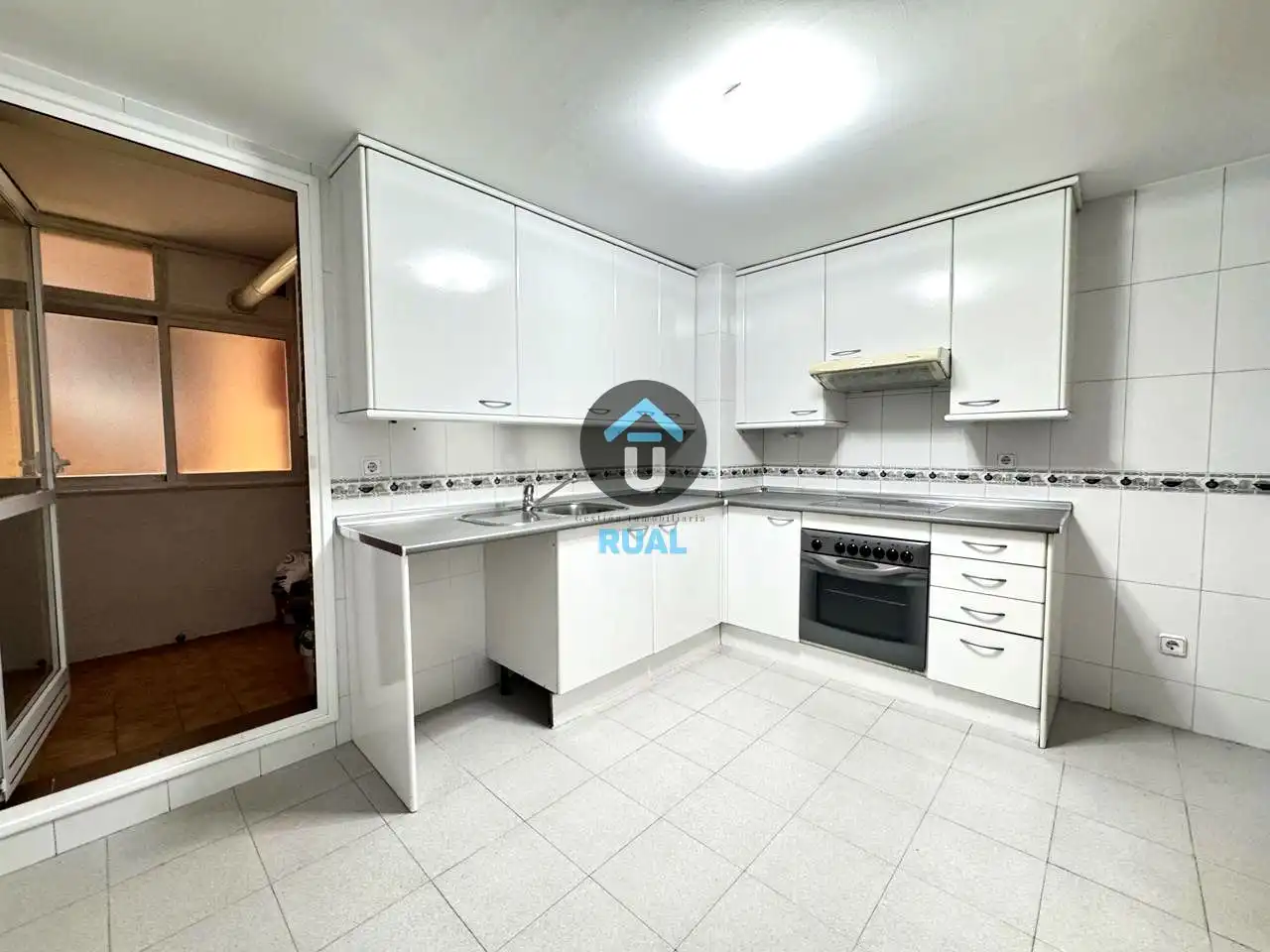 Kitchen of Flat for rent in Madrid  with Heating, Storage room and Community pool