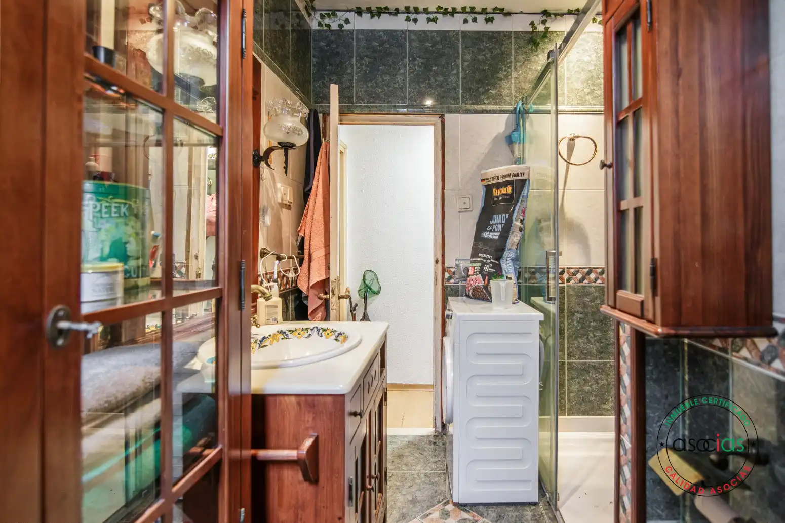 Badezimmer von Geschaftsraum zum Verkauf in Castrillón mit Klimaanlage und Möbliert