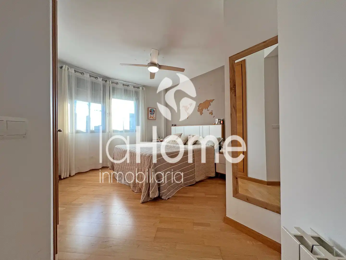 Vista exterior de Casa adosada en venta en Bétera con Aire acondicionado, Calefacción y Jardín privado