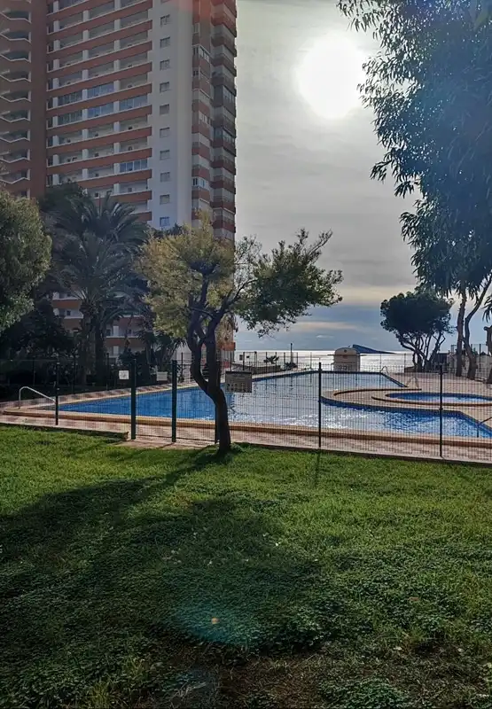 Piscina de Piso en venta en Benidorm con Aire acondicionado, Jardín privado y Terraza