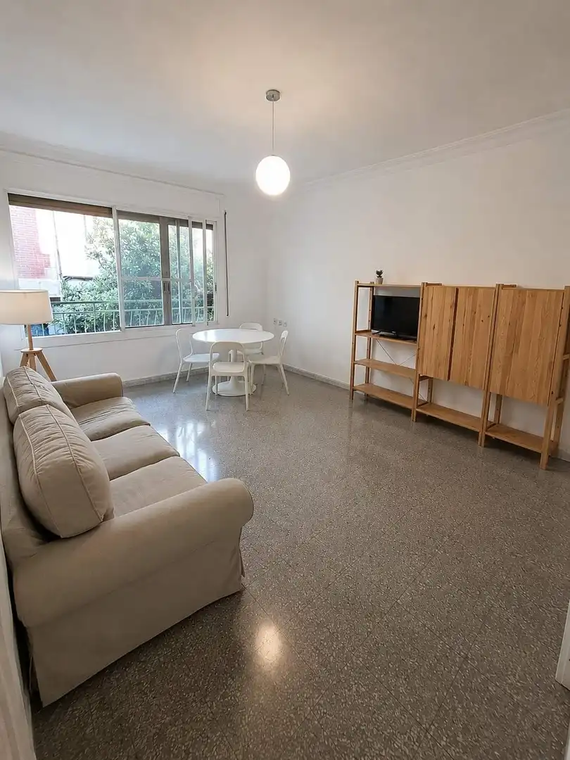 Sala d'estar de Pis de lloguer en Barcelona amb Moblat