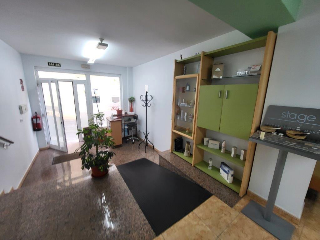 Premises for sale in Viveiro  with Furnished