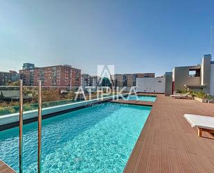 Piscina de Pis de lloguer en  Barcelona Capital amb Aire condicionat, Parquet i Terrassa