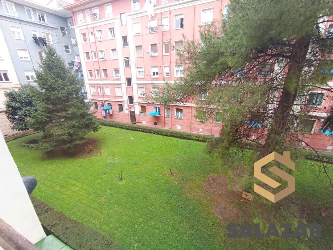 Habitación de Piso de alquiler en Bilbao  con Calefacción y Jardín privado