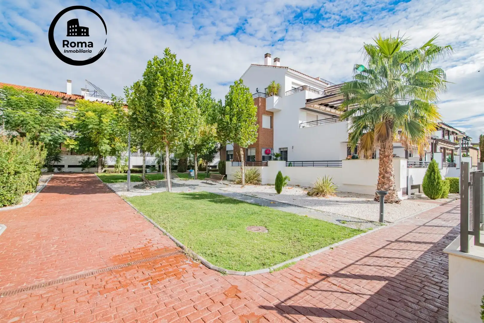 Vista exterior de Piso en venta en Albolote con Aire acondicionado, Calefacción y Piscina comunitaria