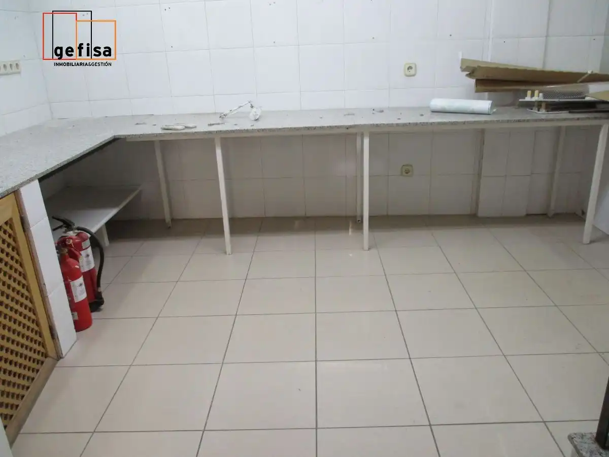 Local comercial de lloguer a Valdepeñas, imagen 2