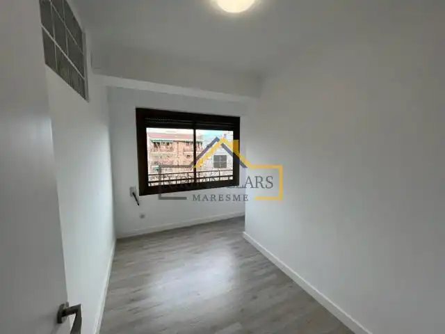 Habitación de Piso en venta en Mataró con Balcón