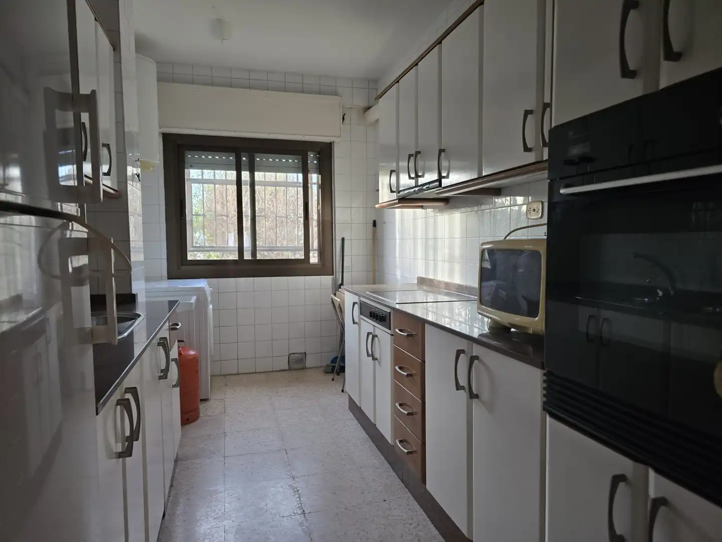 Cocina de Planta baja en venta en Castellón de la Plana / Castelló de la Plana con Amueblado y Balcón