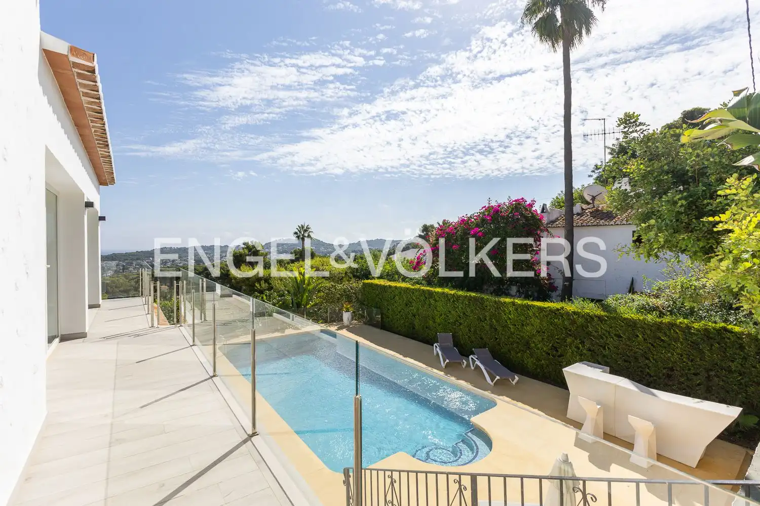 Vista exterior de Casa o xalet en venda en Jávea / Xàbia amb Aire condicionat, Calefacció i Jardí privat