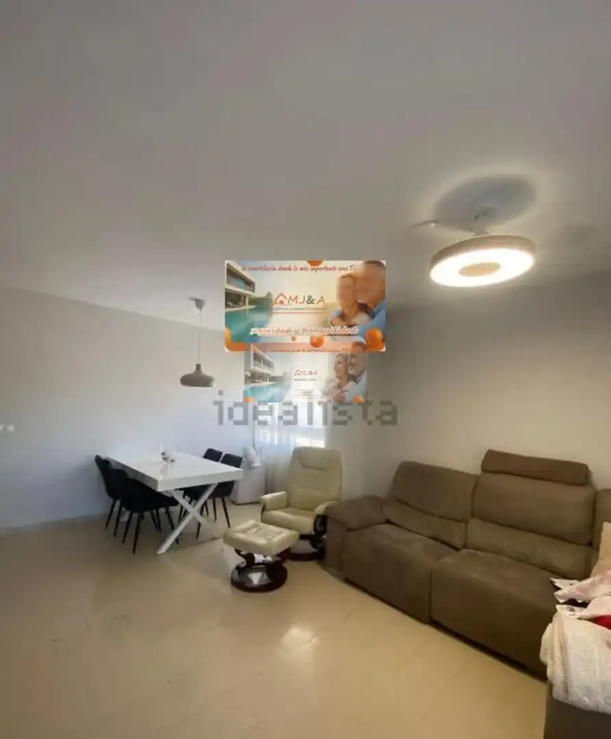 Sala d'estar de Pis en venda en Castellón de la Plana / Castelló de la Plana amb Terrassa, Forn i Balcó