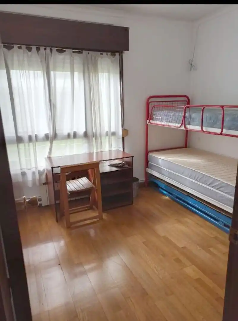 Dormitori de Pis en venda en Oviedo 