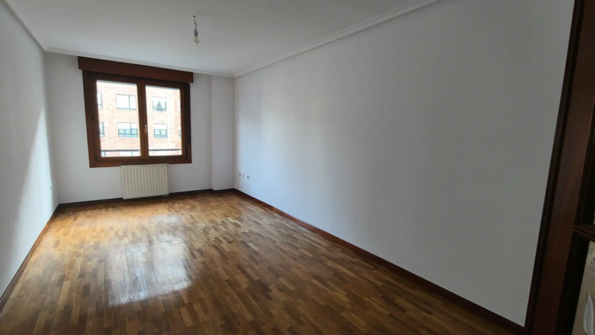 Habitación de Piso en venta en Avilés con Calefacción, Parquet y Trastero