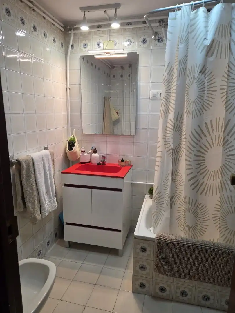 Badezimmer von Wohnung zum Verkauf in Castilleja de la Cuesta mit Klimaanlage und Heizung