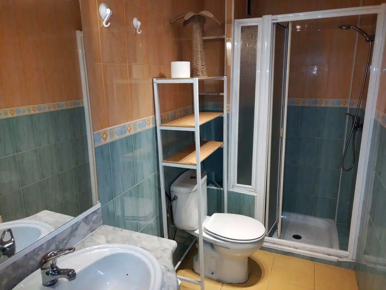 Bathroom of Flat for rent in Granada  with Furnished