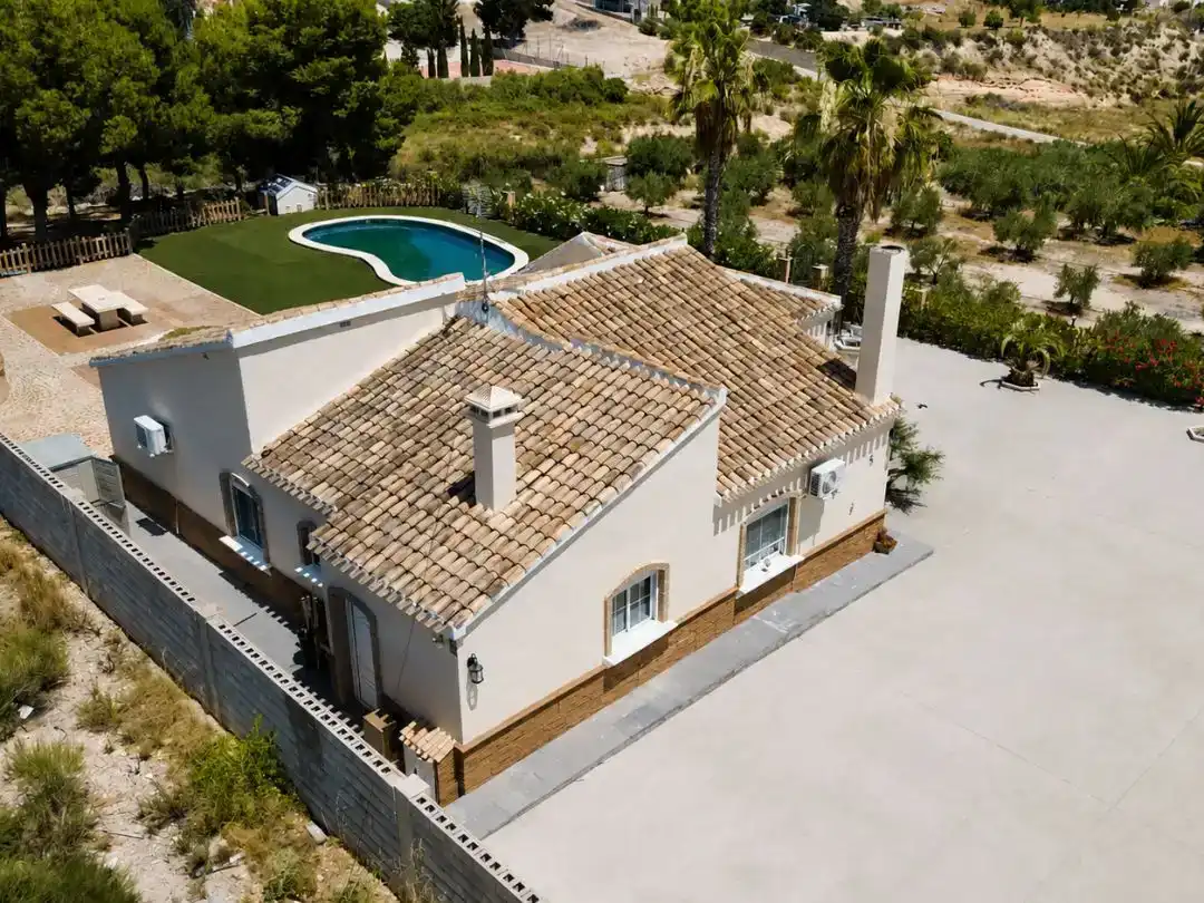 Vista exterior de Finca rústica en venda en Albatera amb Aire condicionat i Piscina
