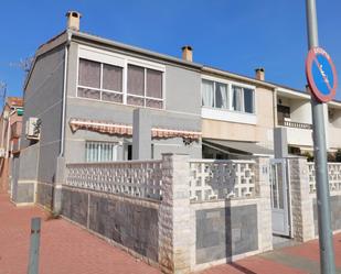 Vista exterior de Casa adosada en venda en Torrevieja amb Aire condicionat, Calefacció i Terrassa